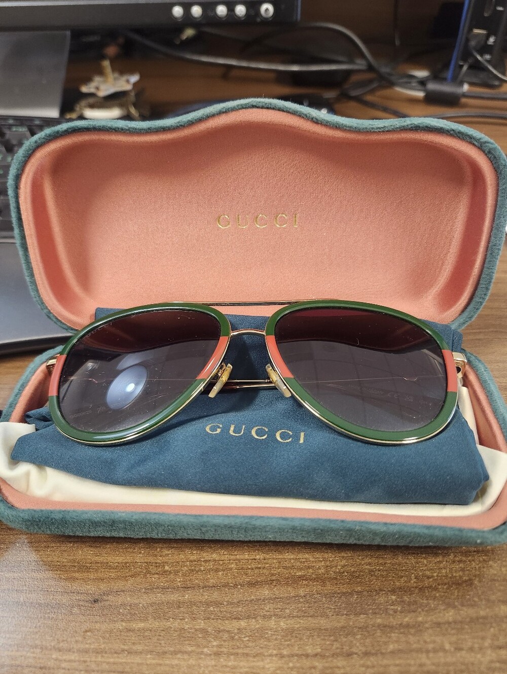 Gucci Women’s Green and Red Aviator Sunglasses with Dark Lenses
